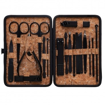Zestaw akcesoriów kosmetycznych do manicure 18 szt. w etui